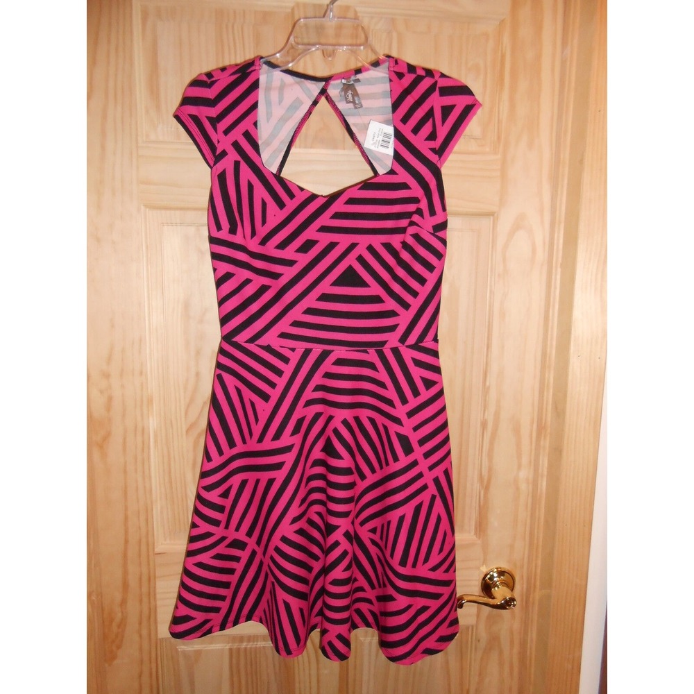 NEW Cap Sleeve Cute Knee‎ Length Black/Pink Striped Short Dress Flare size Large